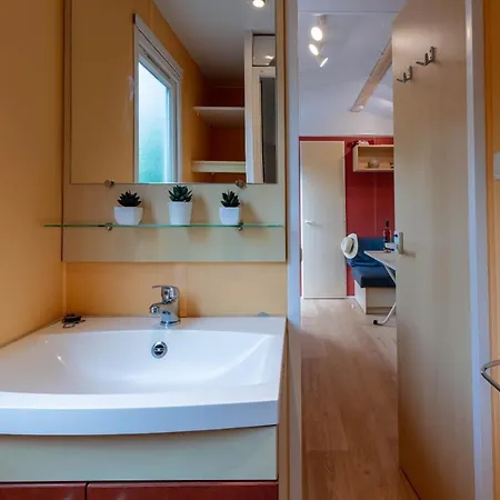 L'eucalyptus, Mobil-home Avec Exterieur Spacieux A Quelques Metres De La * Hyeres
